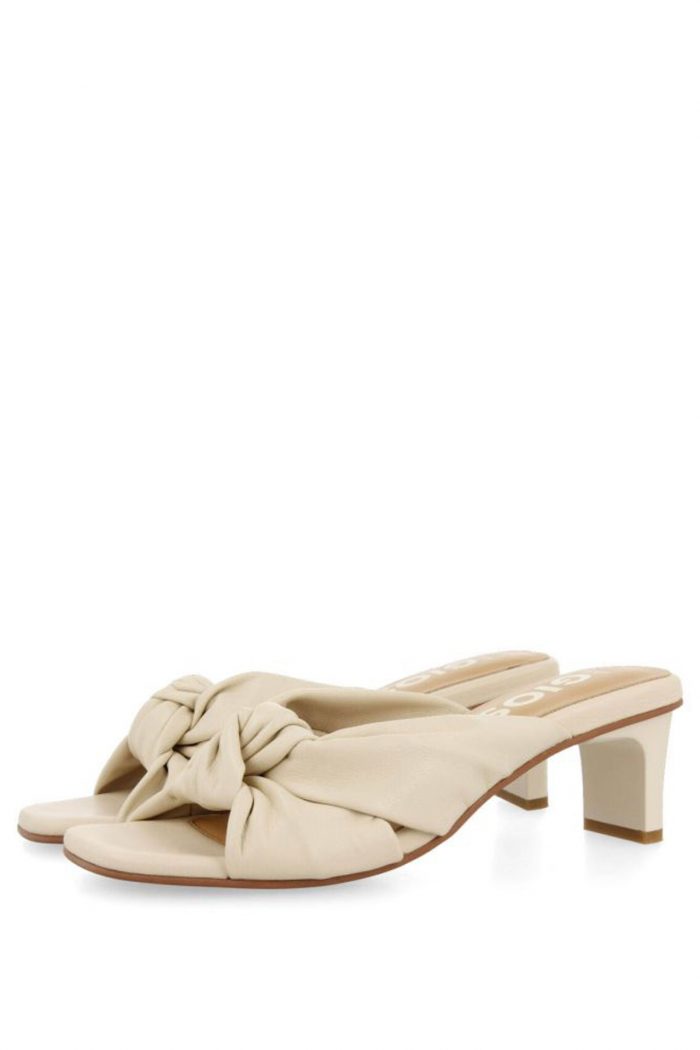 GIOSEPPO 'BAHGE' OFF WHITE LOW HEEL MULES